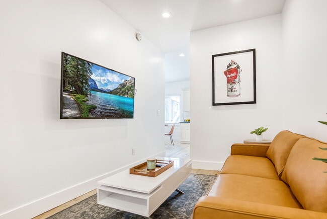 2227 Carleton St