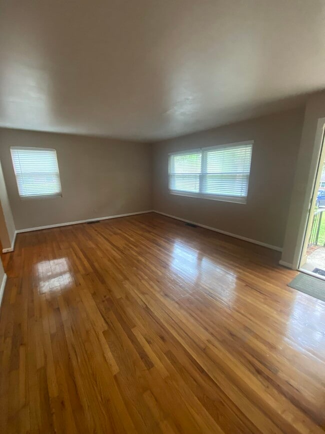 Photo - 1504 Sunset Ln