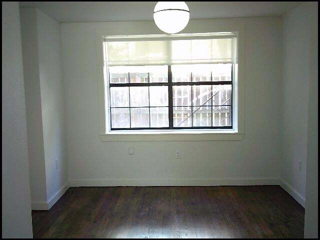 Photo - 1520 Broadway St