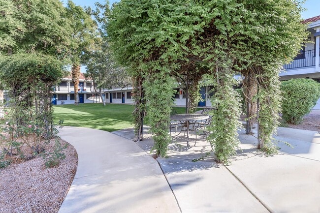 Mesa Royale Apartments