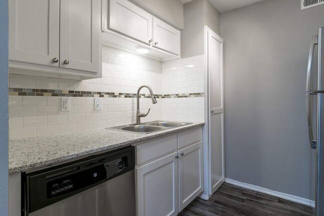 Kingswood Apartments