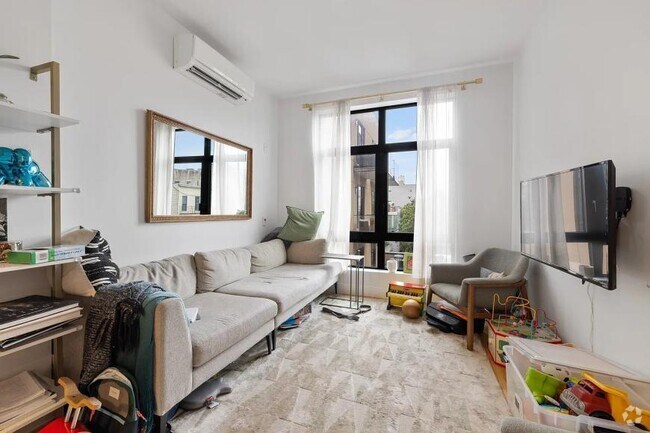 Building Photo - 2 bedroom in Brooklyn NY 11222 Unit 3b Rental