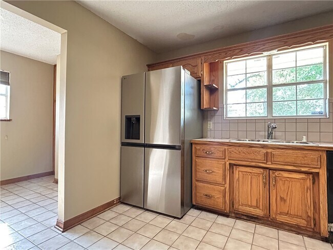 Photo - 2905 Falcon Rd