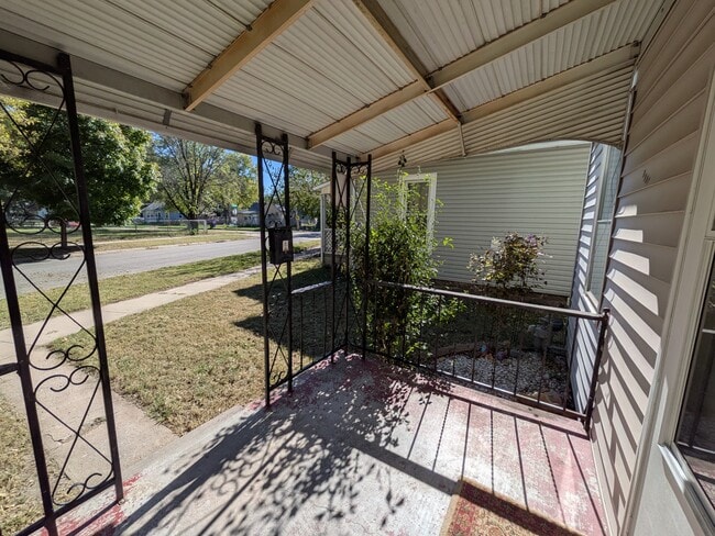 Photo - 1107 NW Van Buren St
