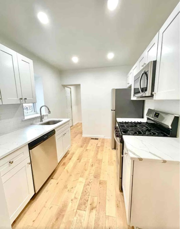 Photo - 2457 Gaul St