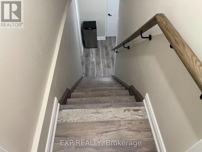 Photo - 1396 Kidlington Gate