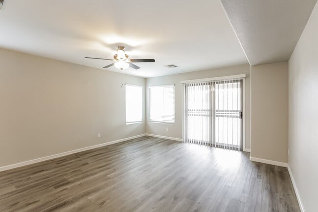 Photo - 3528 W Glass Ln