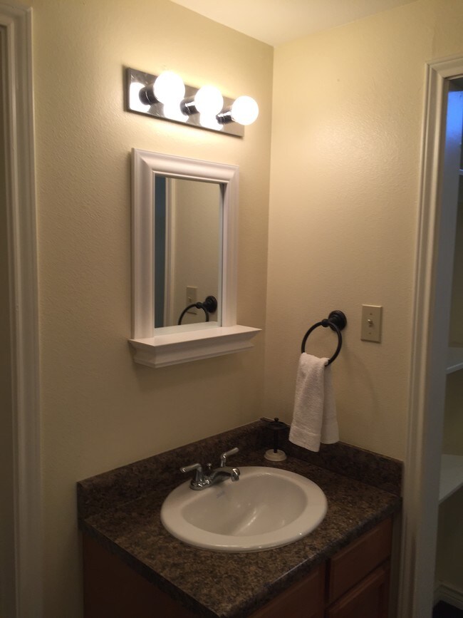Photo - Energy Lodge Carrizo Springs