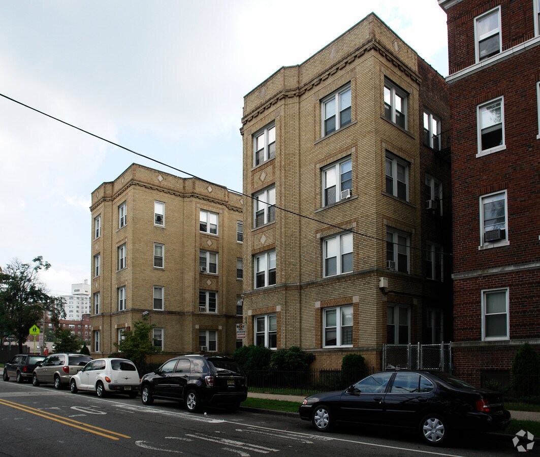 Photo - 383-389 Clifton Ave