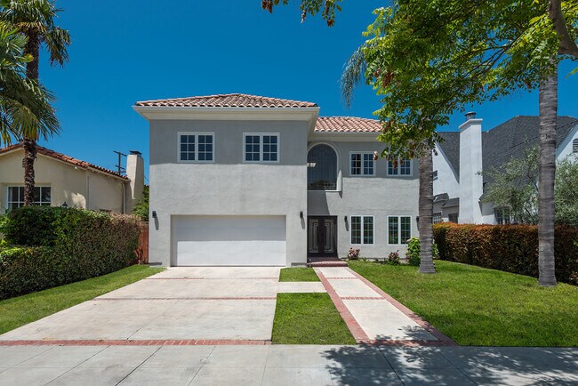 Font - 321 S Swall Dr House