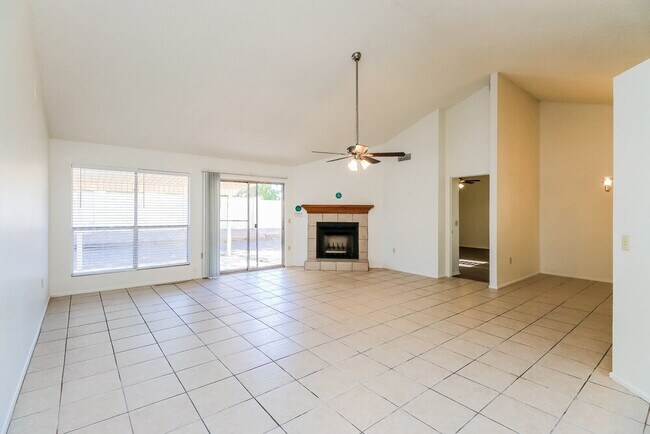 Photo - 4837 E Grandview St