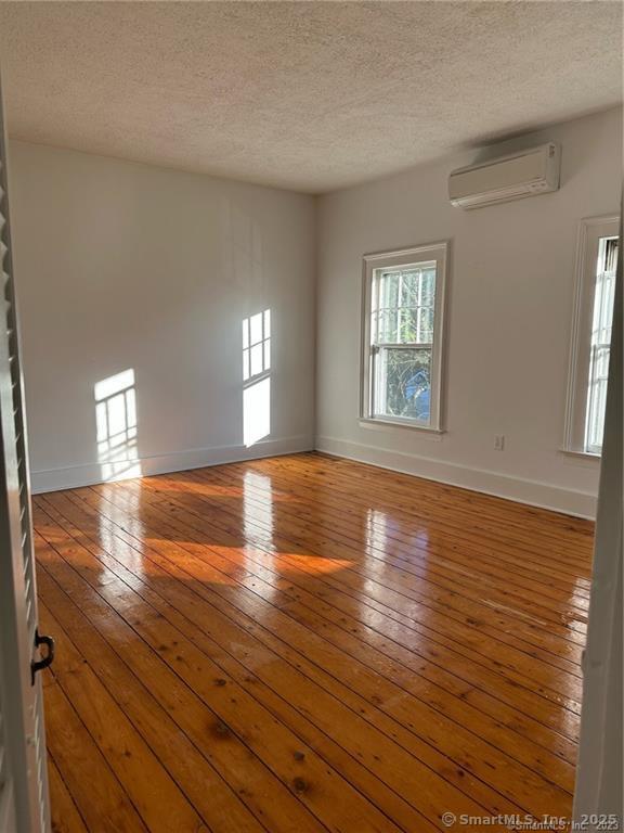 Photo - 463 N Main St Unidad 2