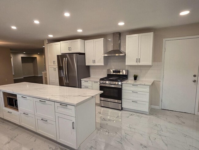 Photo - 8301 Lawndale Ln N