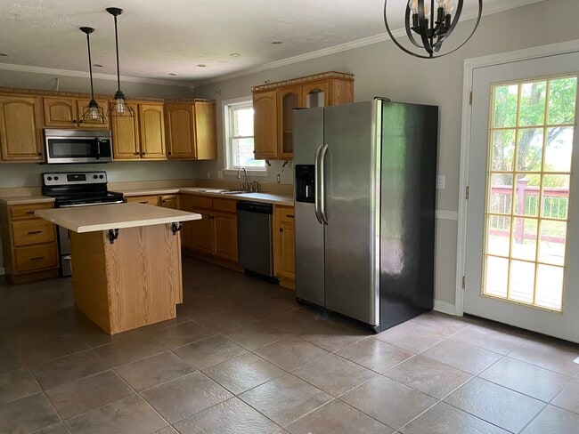 Photo - 335 E 17th St