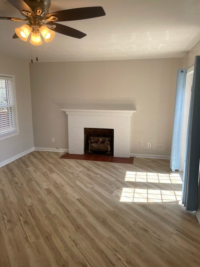 upstairs family room - 108 W 17th St
