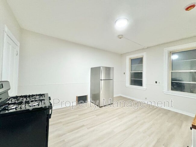 31 Mechanic Ave Unit 2R
