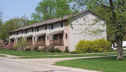 Building Photo - Spacious 3 bedroom Townhome