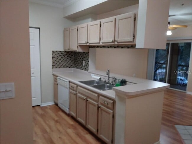 Photo - 5620 Pinnacle Heights Cir Unit 305