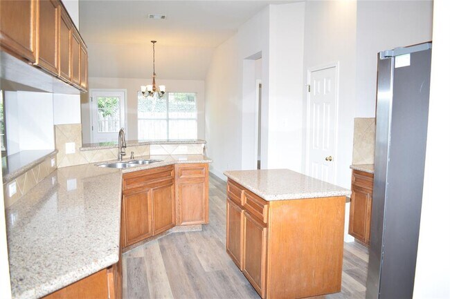 Photo - 3810 Newland Dr