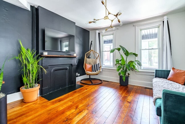 Building Photo - 70 E Prescott St Rental