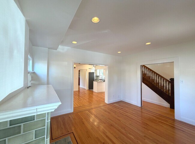 Photo - TOTAL REMODEL LARGE 1750sf 3BR+ Bonus/3BA North Oakland Home AVAILABLE NOW