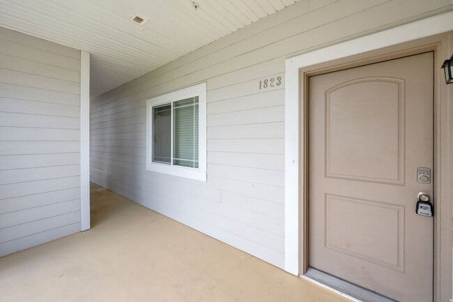 Photo - 1823 N Crest Rd