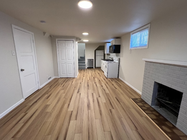 Photo - Spacious One Bedroom Ready Now! Unit B