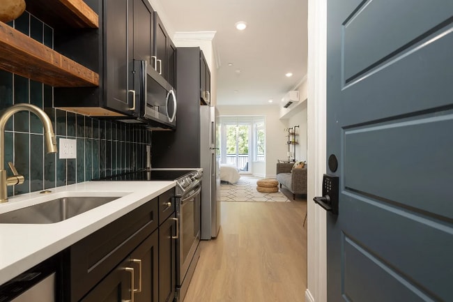 Photo - 2239 N 33rd St