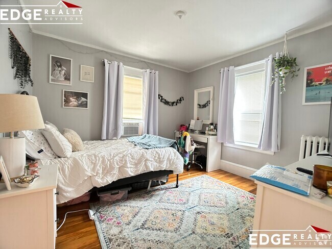 Building Photo - 7 Elmira St Rental
