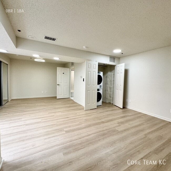 Photo - 235 Ward Pkwy Unit 309