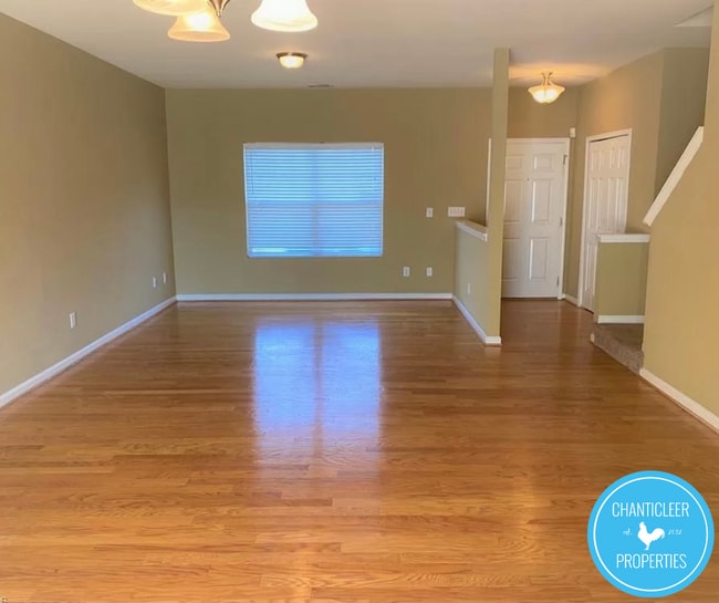 Photo - 24 Arbor Hl Pl