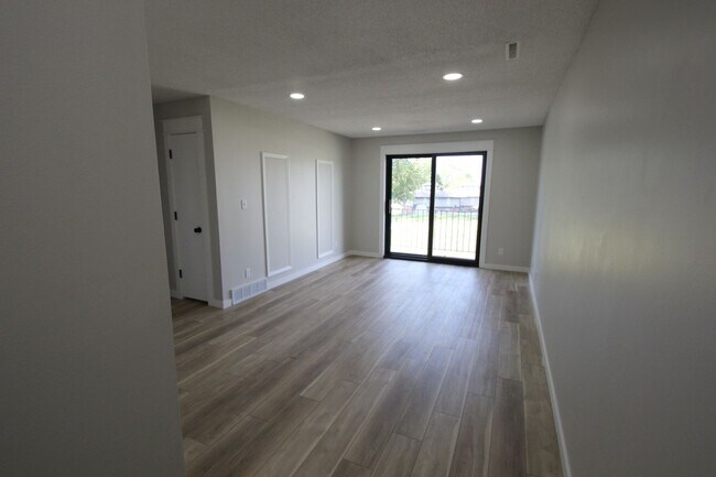 Photo - Remodeled 1 bed 1bath in Adel Unit B-23