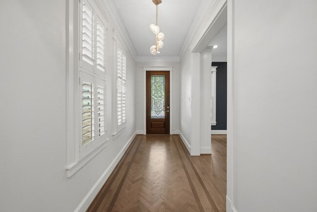 Photo - 626 E 12th St