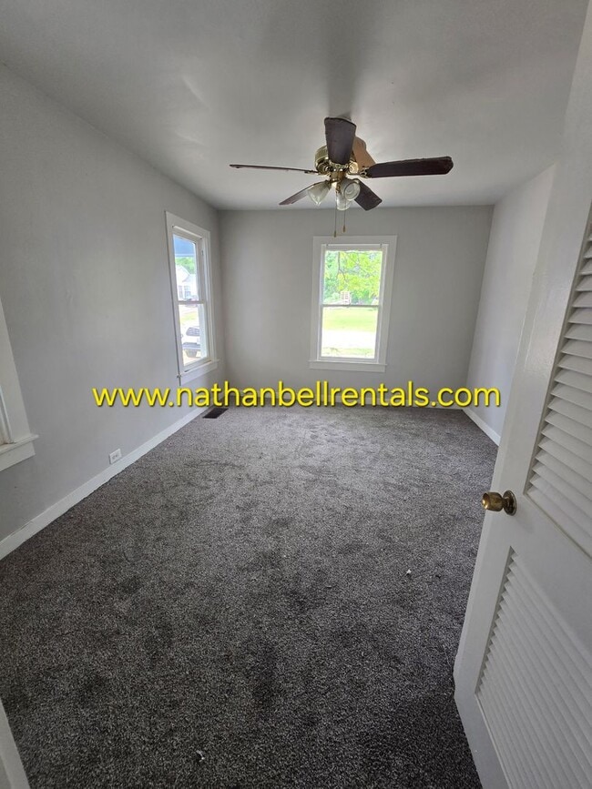Photo - Single-Family Home: 3 Bed, 2 Bath
