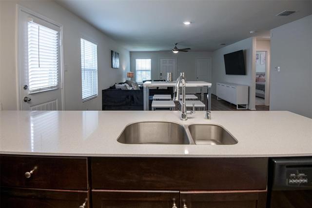 Photo - 1215 Fairford Rd Casa