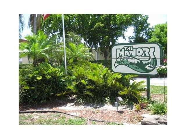 Building Photo - 4164 Inverrary Dr Unit 806