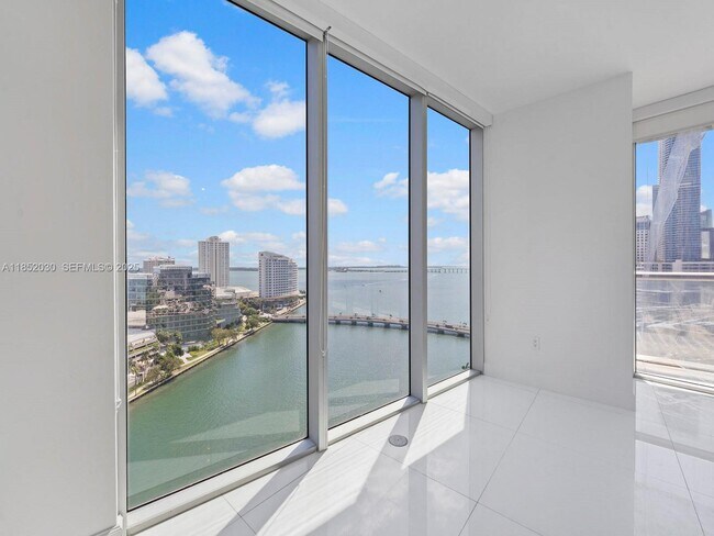 Photo - 495 Brickell Ave Unidad 1801