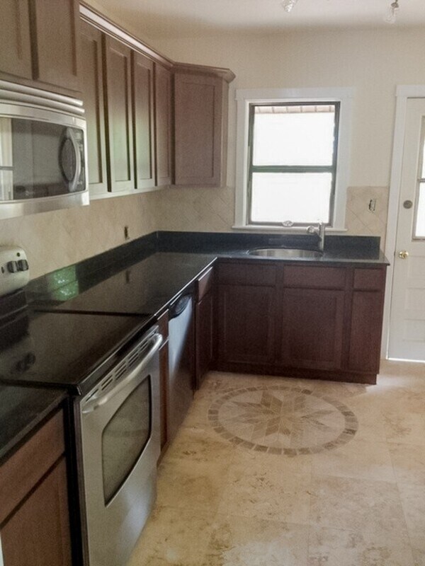 Photo - 2220 Corrine Dr