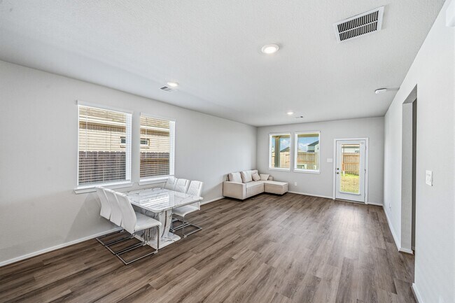 Photo - 29215 Farmhouse Ests Dr