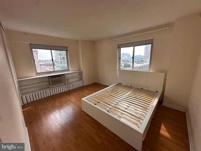Photo - 2101 Chestnut St Unit 815