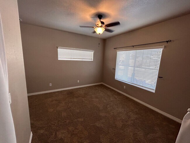 Photo - 3 Bed 3 bath house in The Glen At Widefield!