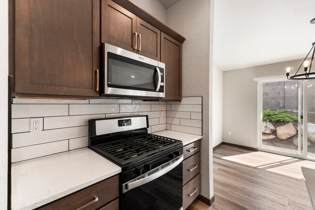 Building Photo - Thayer Cottages Rental