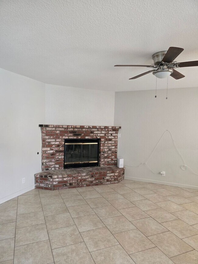 Photo - COM832 Unit 832 Commercial Ave #B