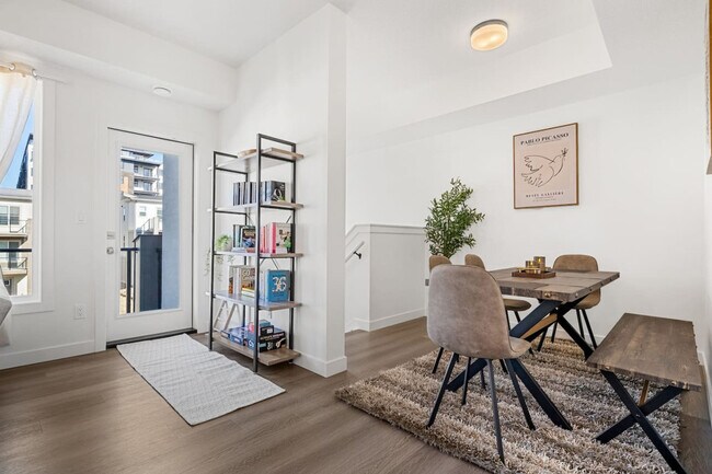 Photo - 2117-2181 81 St S W Unit ID1314512P