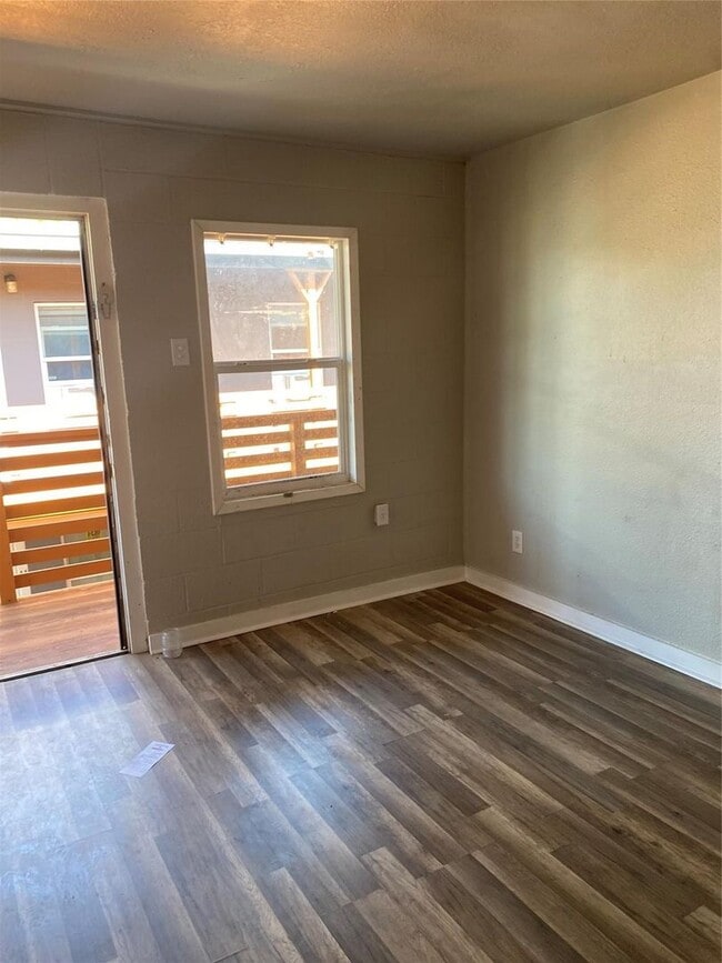 Photo - 526 E N 7th St