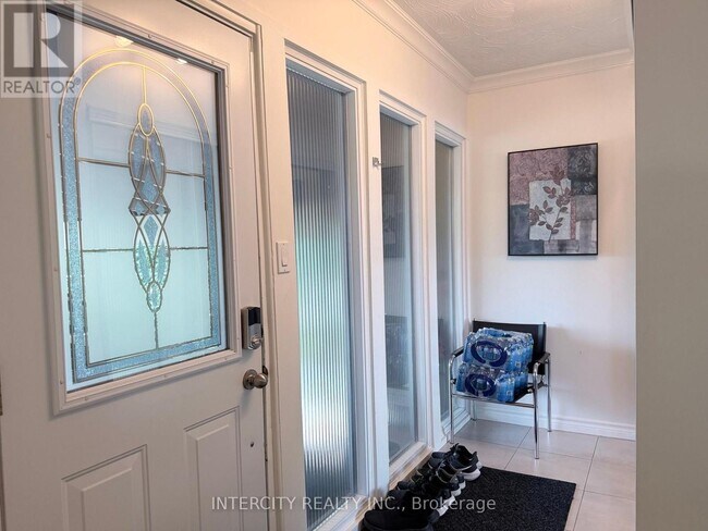 Photo - 36 Strathburn Blvd