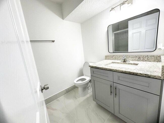 Photo - 1033 Goldenrod Rd