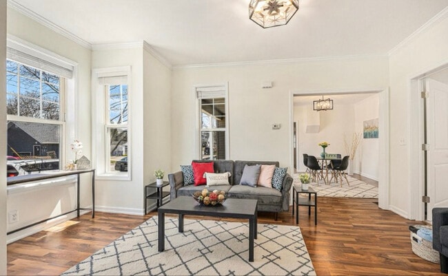 Photo - 1100 Hovey St SW