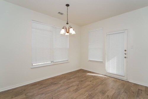 Photo - 3809 Dunlavy Rd