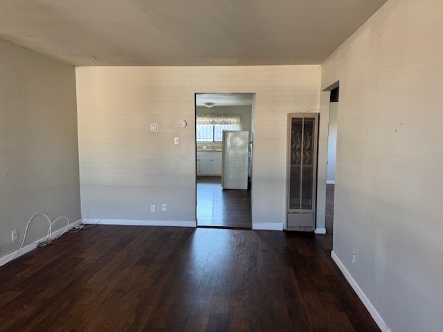 Photo - 25801 Whitman St Unidad 4